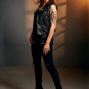 Detail du tatouage Skull Inferno: Le tatouage sur le bras represente un crane au style realist